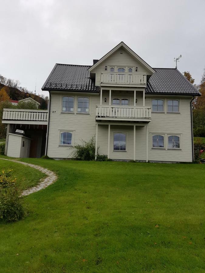 Solbakken 27 Apartment Lyngseidet Kültér fotó
